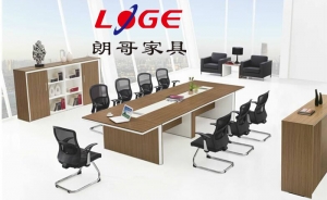 定制板式辦公家具時需考慮哪些因素？